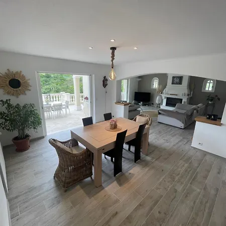 Avec Piscine Sur Le Golf Villa